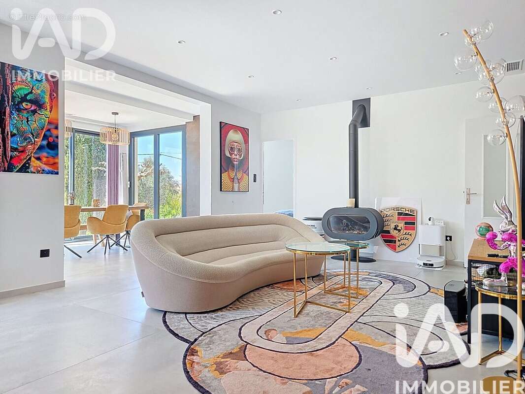 Photo 2 - Maison à ROQUEBRUNE-SUR-ARGENS