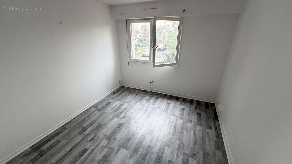 Appartement 88 m² à Le Bourget  - photo 3