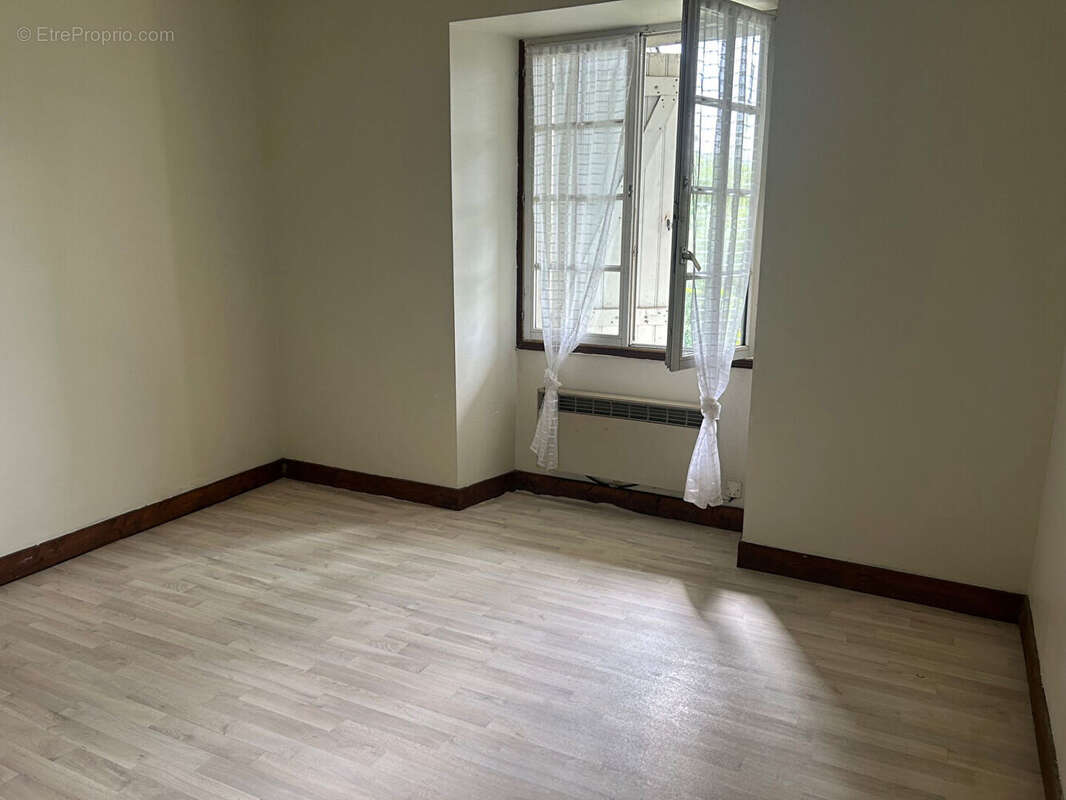 Appartement à TARDETS-SORHOLUS