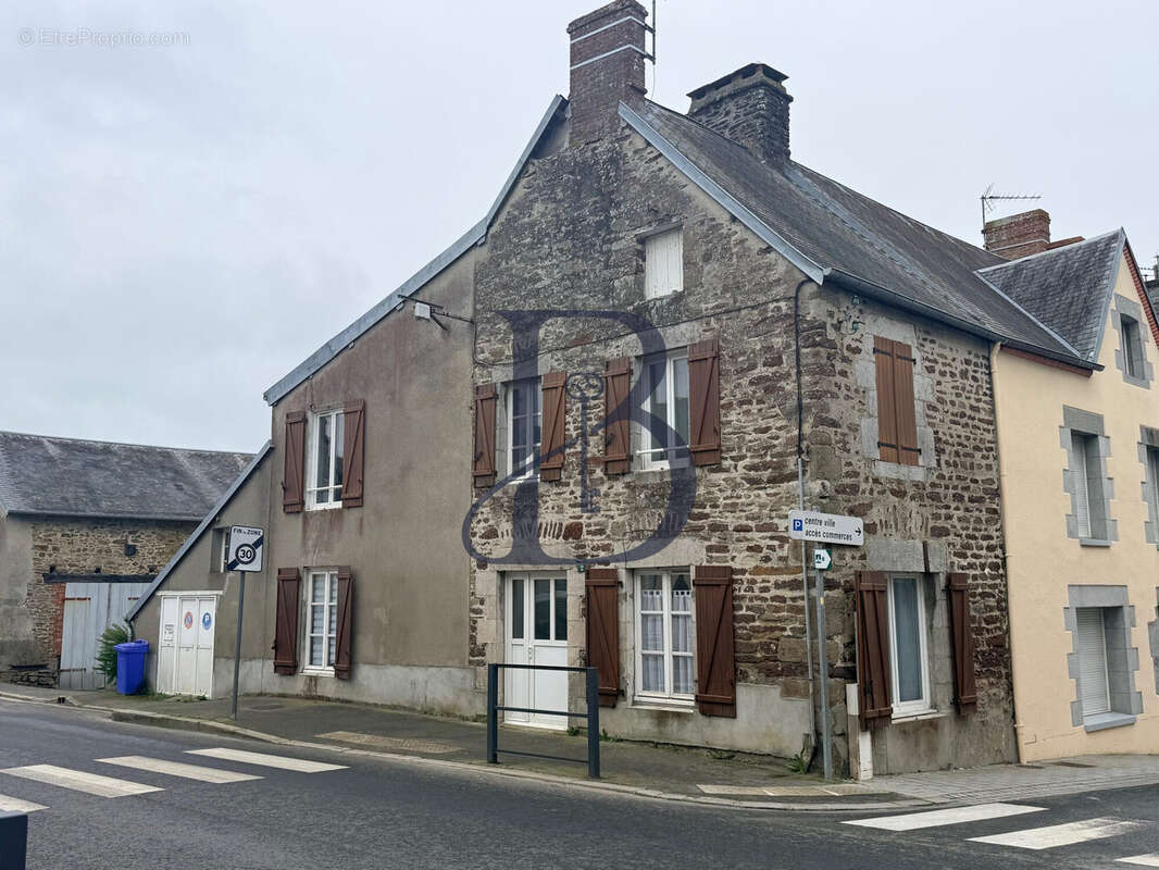 Maison à BREHAL