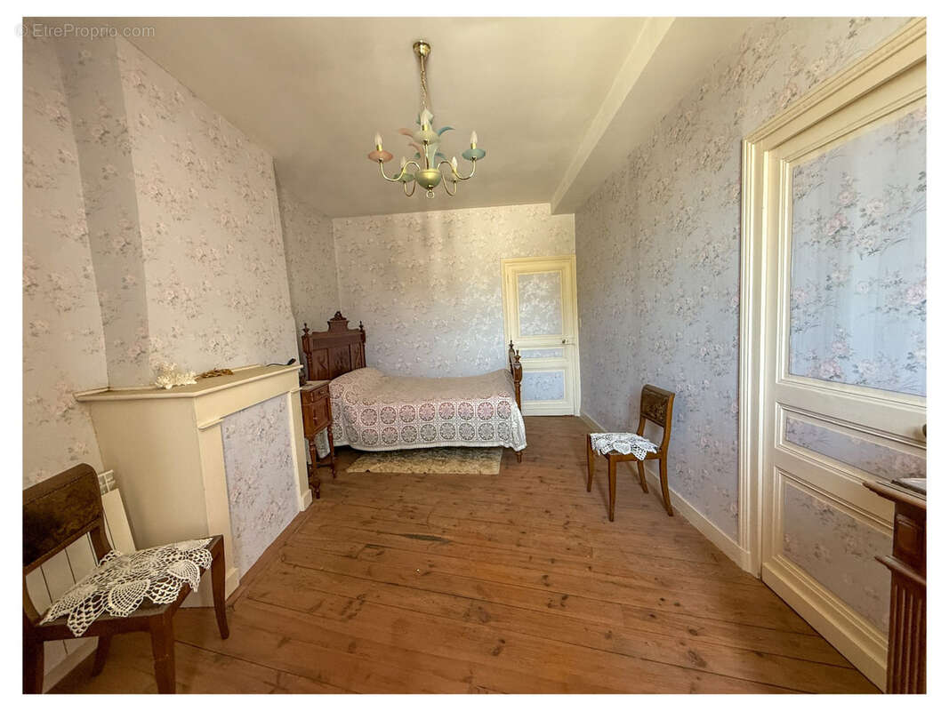 Maison à AGONAC
