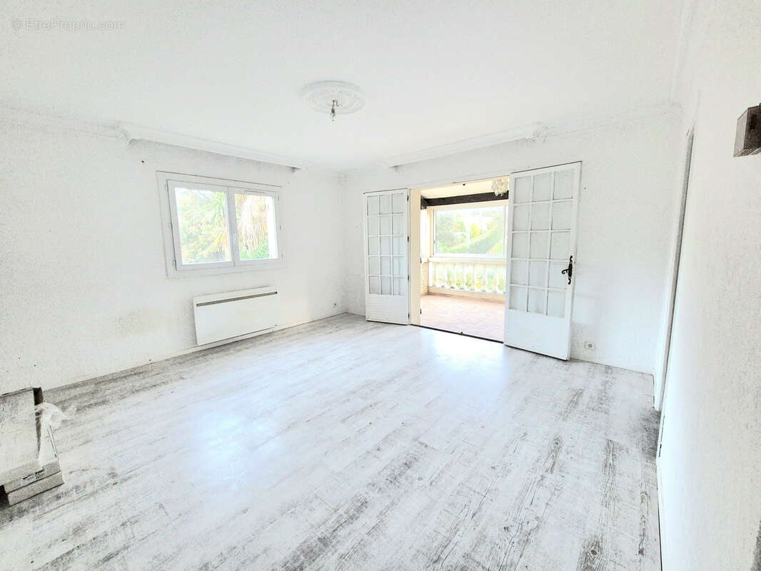 Maison à BORMES-LES-MIMOSAS