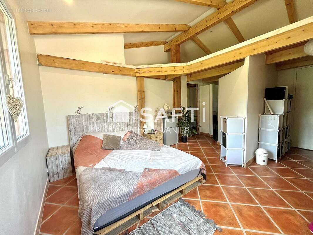 Maison 162 m² à Val-De-Chalvagne  - photo 7