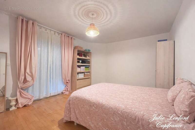 Maison à VIENNE-EN-VAL