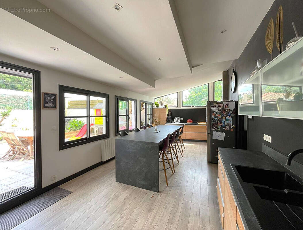 5 min des plages ? Maison rénovée, 5 chambres, piscine et garage - photo 6