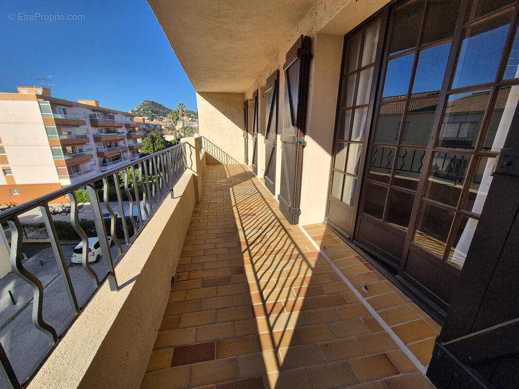 Appartement à HYERES