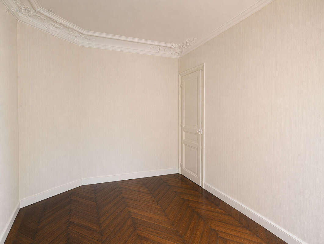 Appartement à PARIS-8E