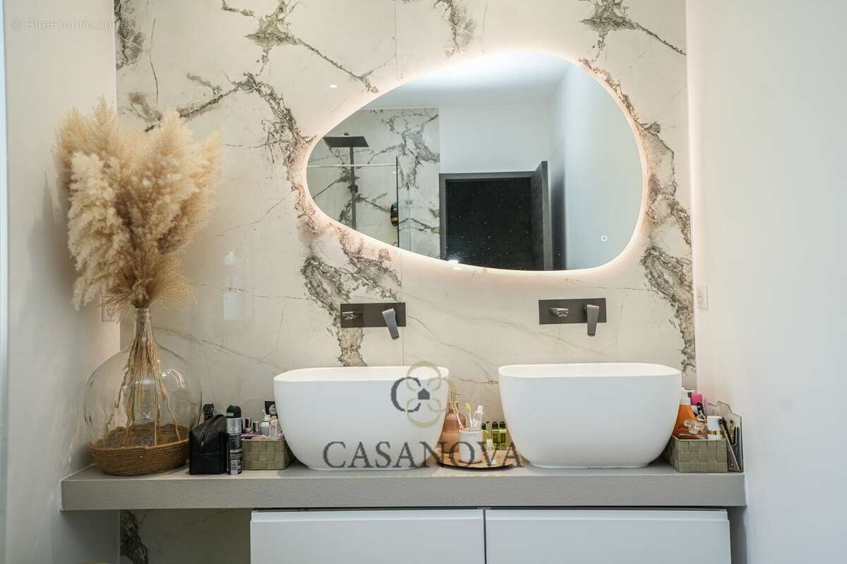 Maison à SAINT-MATHIEU-DE-TREVIERS