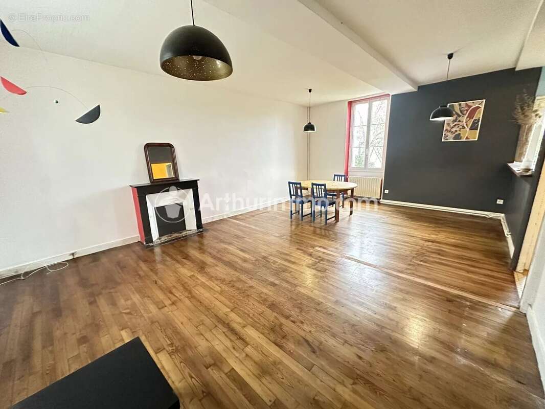 Maison à SAINT-ASTIER