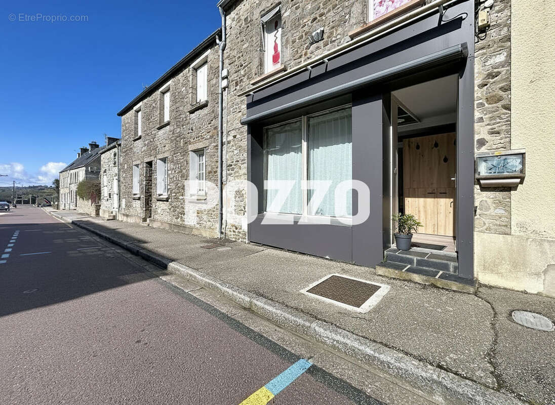 Maison  de bourg - Barneville Carteret 75 m2 - très bon état - maison + jardin  - deux chambres - photo 2