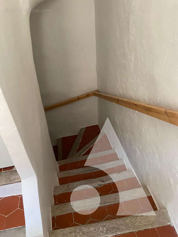 Appartement à REGUSSE