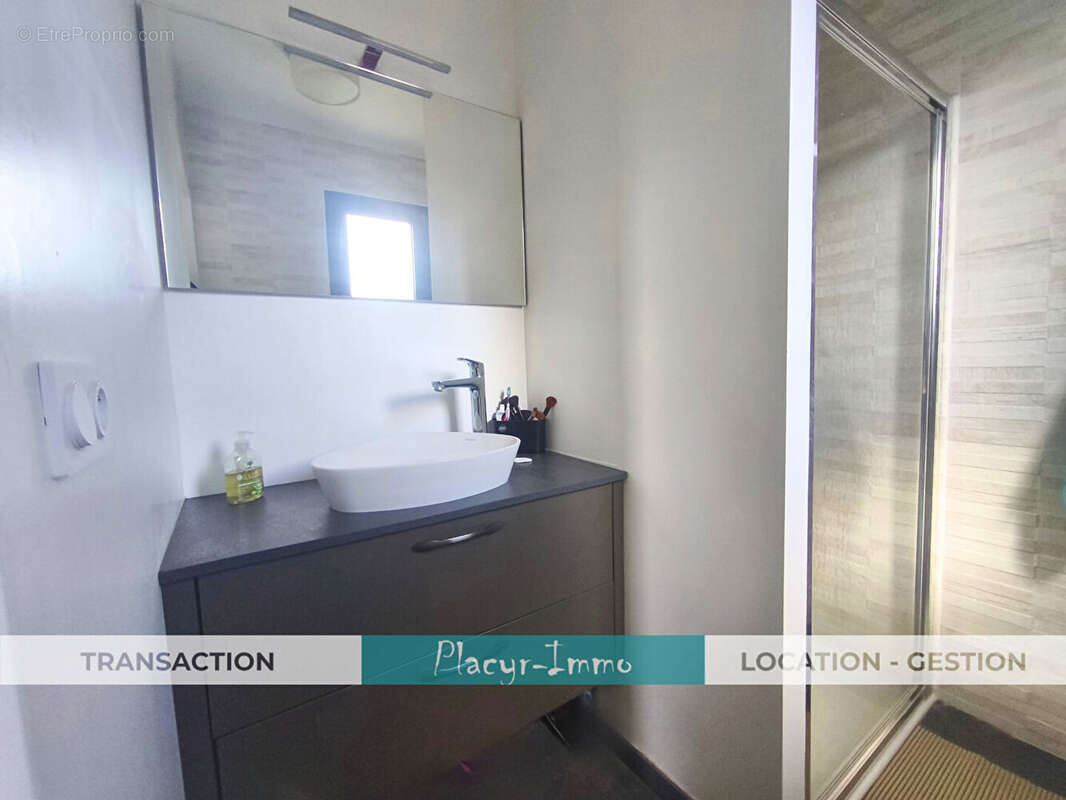 Maison à BAGE-LA-VILLE