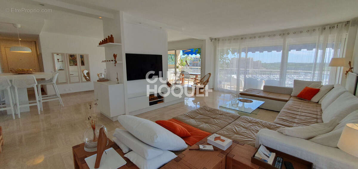 Appartement à MANDELIEU-LA-NAPOULE