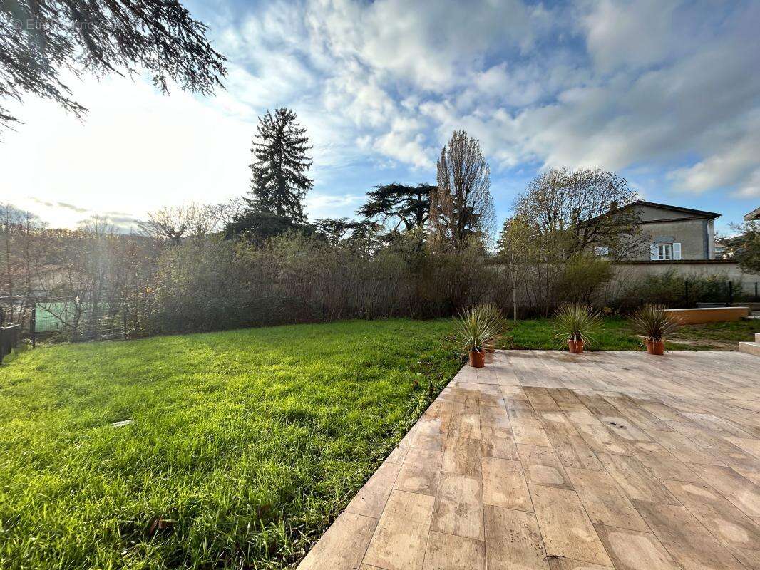 Appartement à FONTAINES-SUR-SAONE