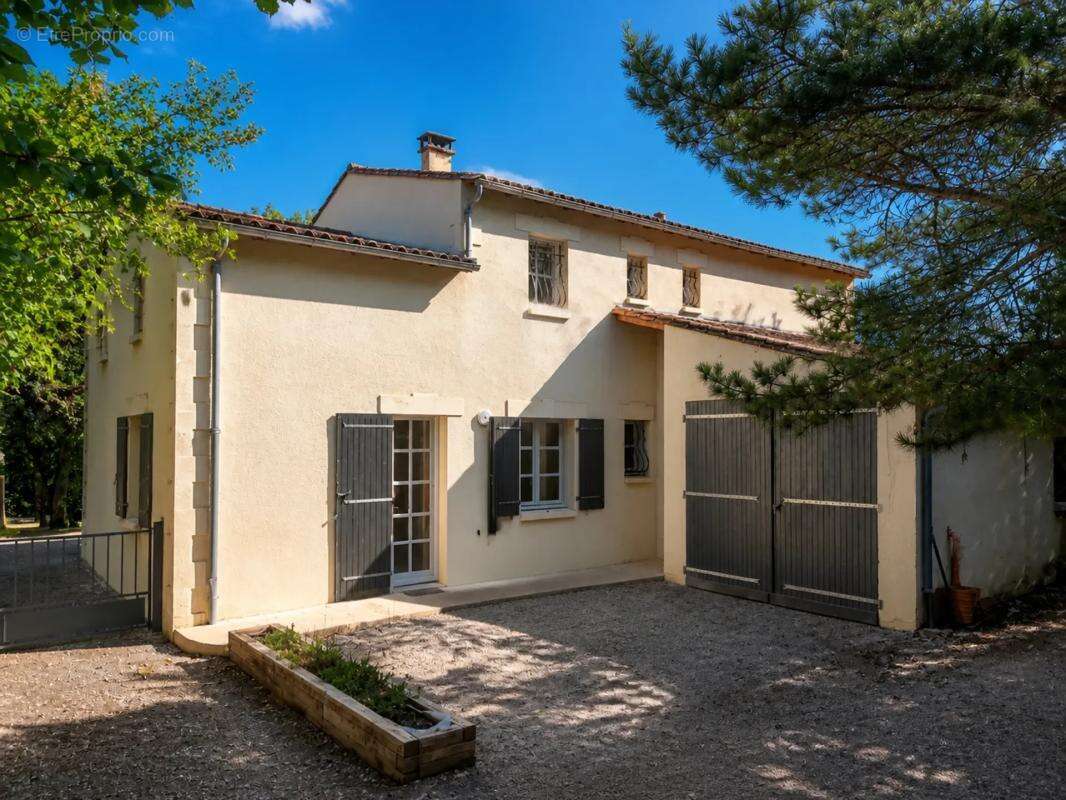 Maison de 9 pièces de 183 m² à Linars - photo 20