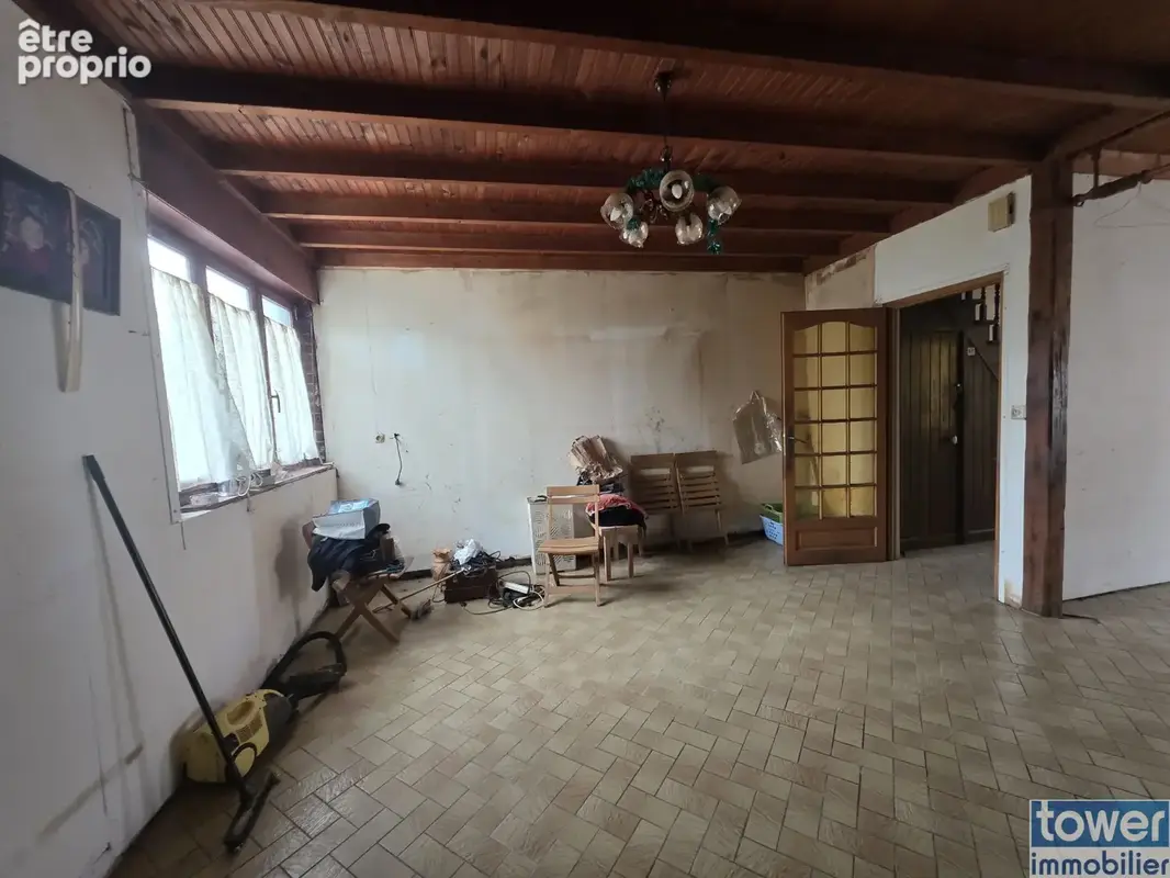 Maison à rénover de 97,8 m2 avec grand garage de 46 m2 et cour : un beau potentiel à saisir ! - photo 9