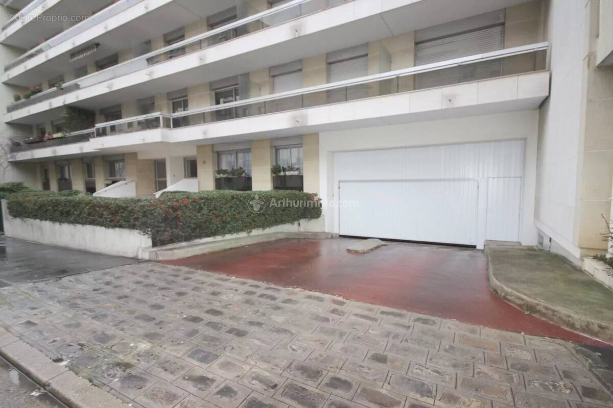 Commerce à ASNIERES-SUR-SEINE