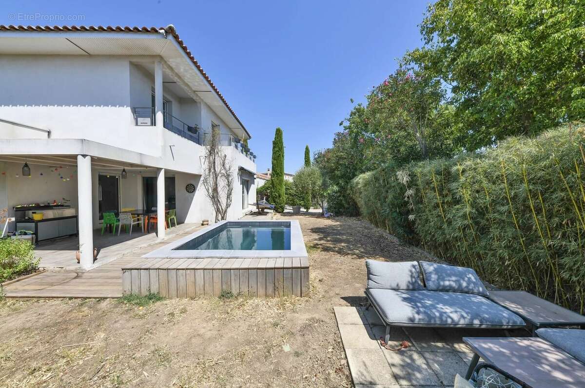 Belle villa contemporaine avec bassin à Bouillargeus en périphérie de Nîmes - photo 9