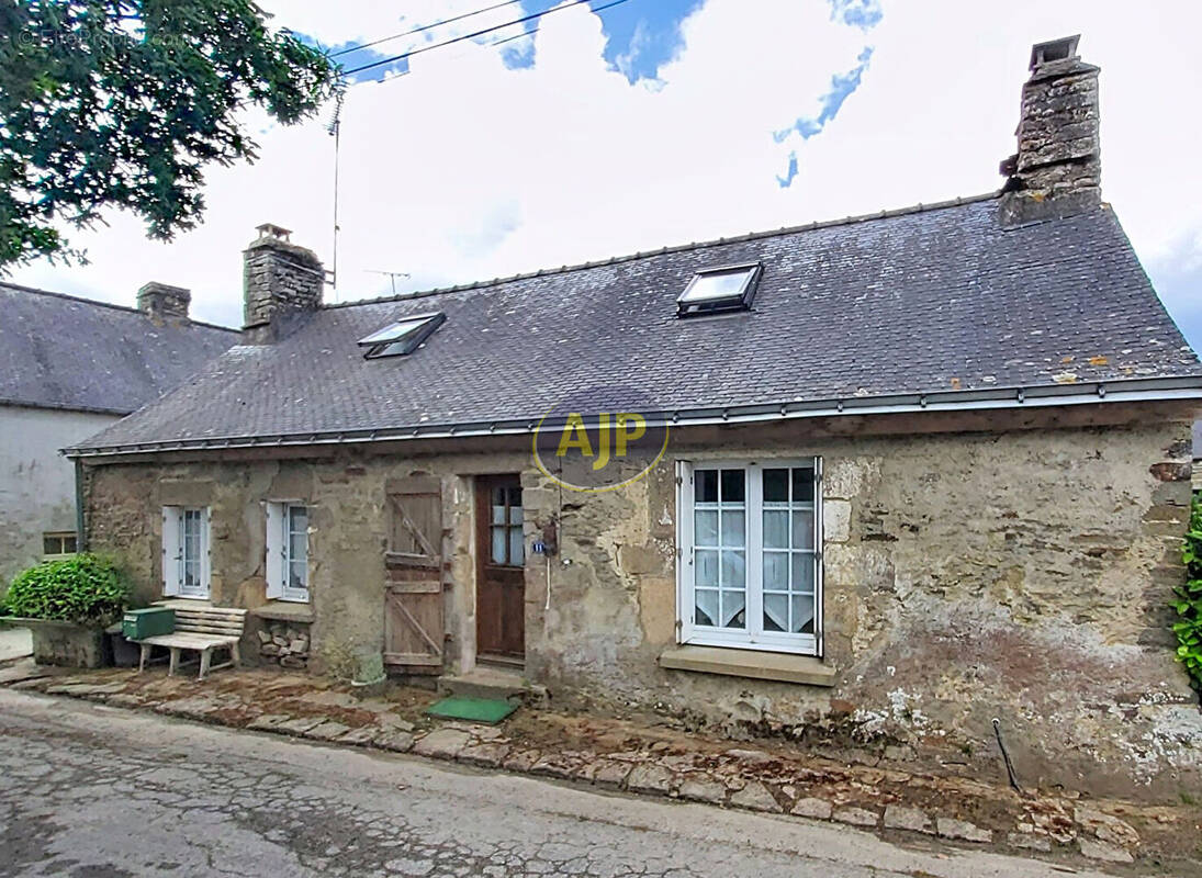 Maison à CLEGUEREC
