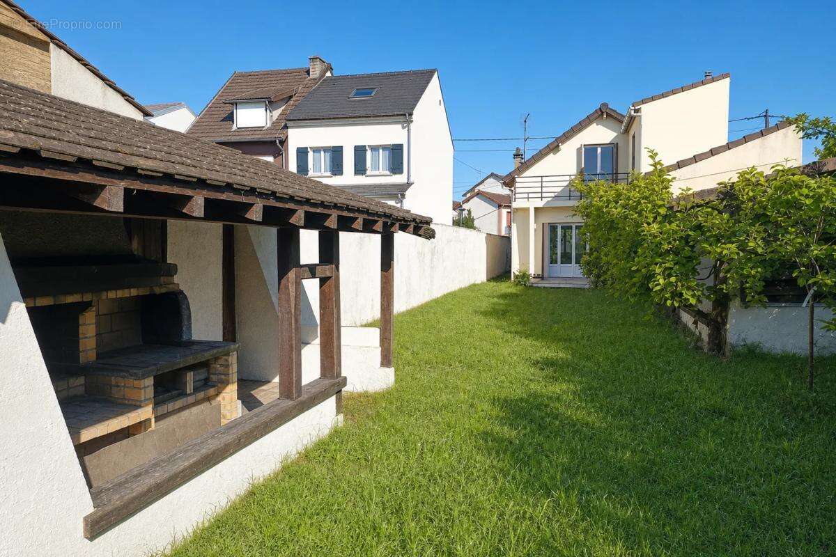 Maison à CARRIERES-SUR-SEINE