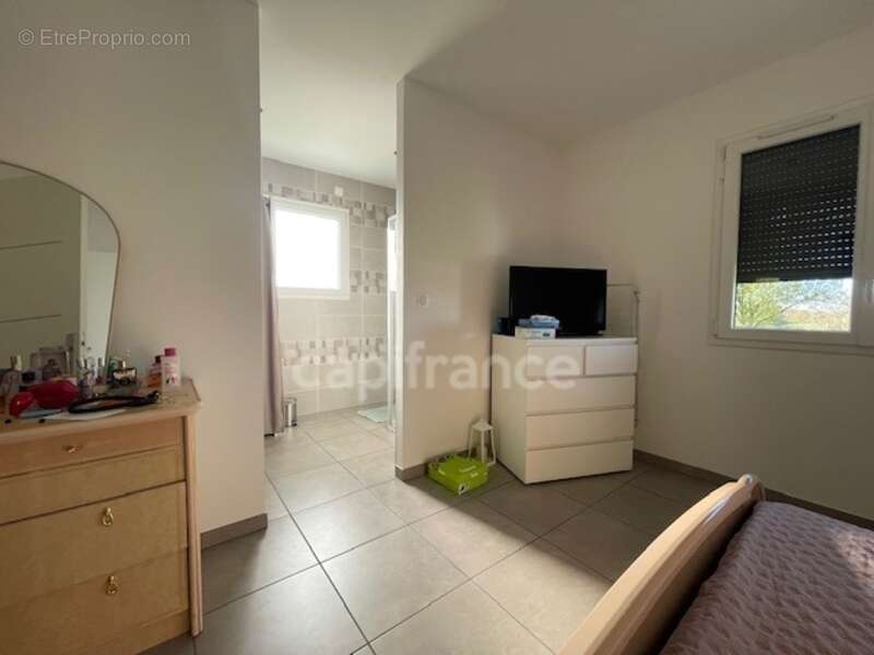 Maison plain pied à vendre 5 pièces JUGEALS NAZARETH - photo 7
