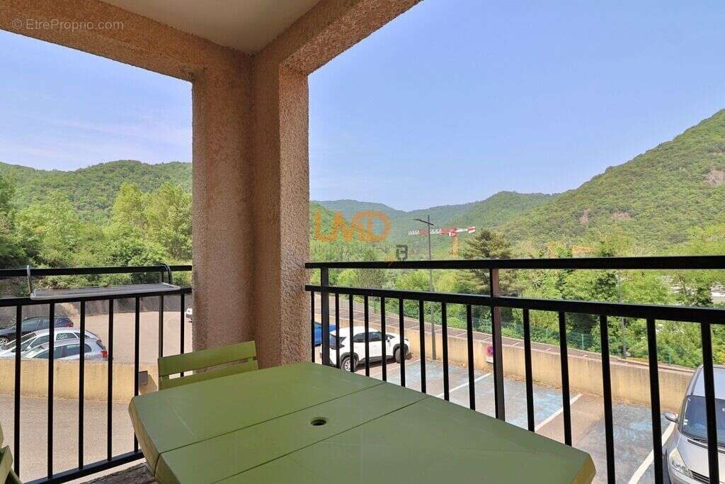 Appartement à AVENE