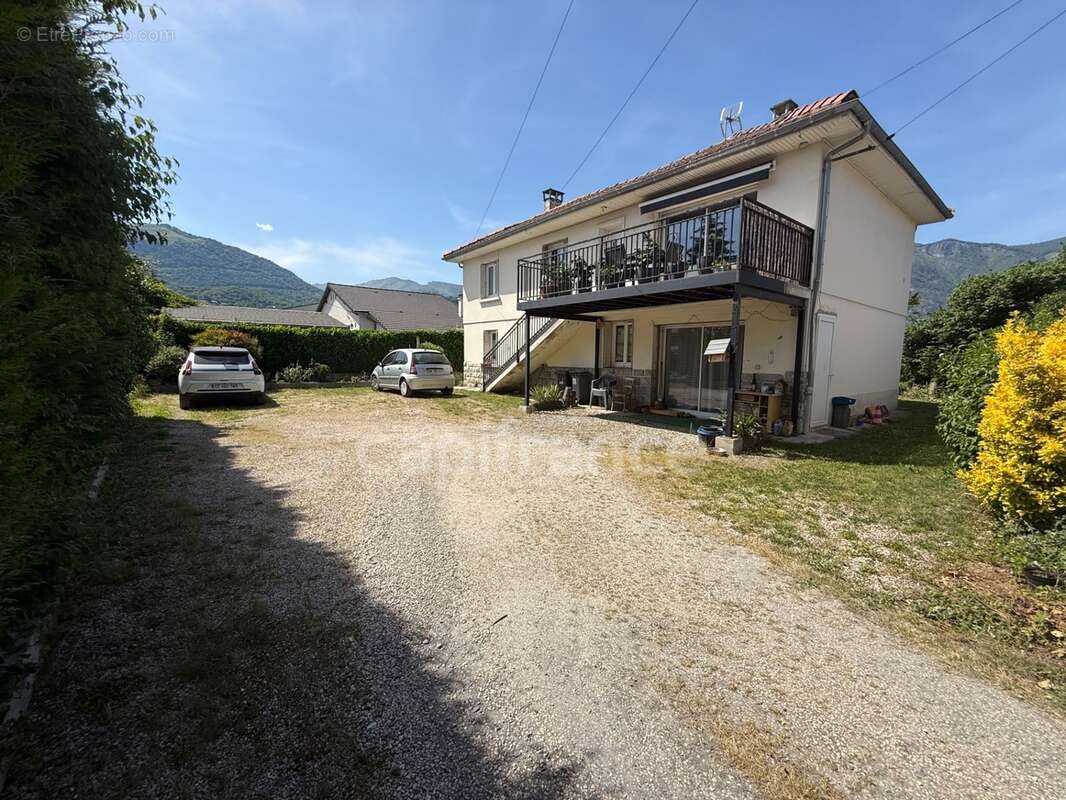 Immeuble à usage locatif sur ARGELES GAZOST (65) - photo 2
