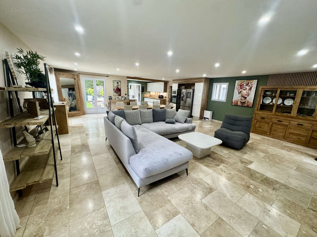 Maison à SUZE-LA-ROUSSE