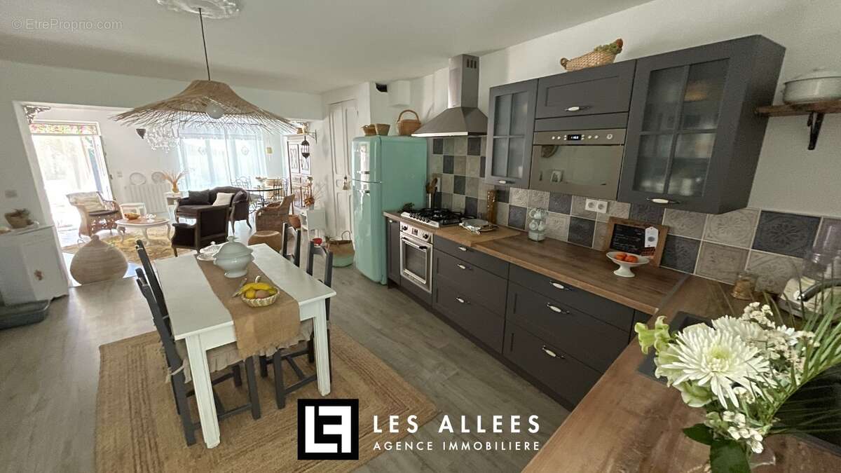 Maison 140 m² à Grillon  - photo 6