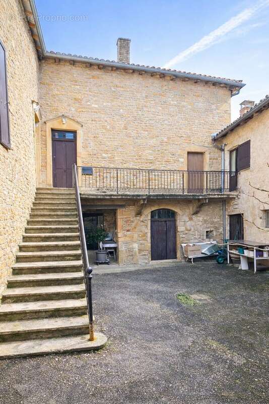 Maison à VILLE-SUR-JARNIOUX