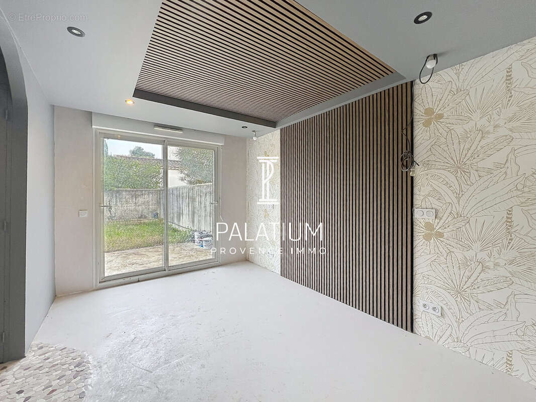 Appartement à L'ISLE-SUR-LA-SORGUE