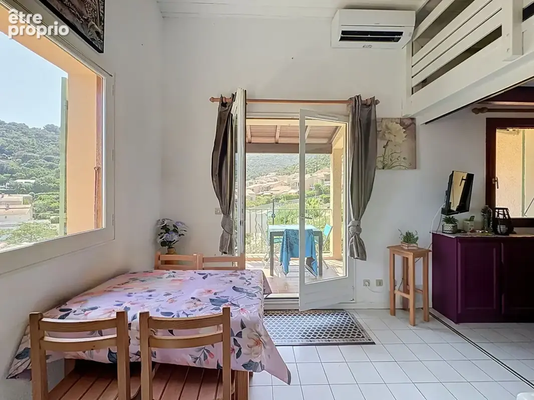 Photo Appartement à Cavalaire-Sur-Mer au prix de 250 000€
