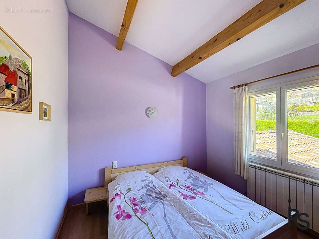 Maison à SAINT-ETIENNE-DE-BOULOGNE