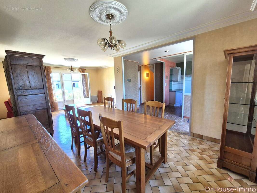 Maison 93 m² à Ernee  - photo 2