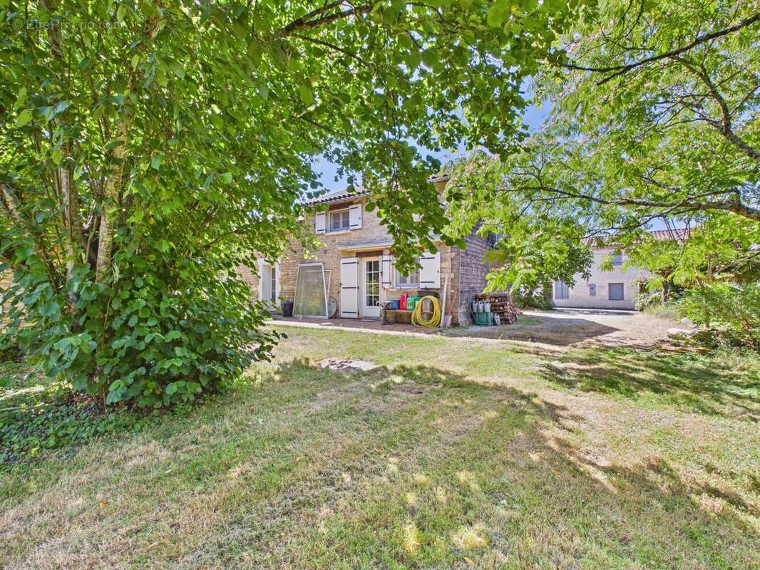Maison familiale spacieuse avec 5 chambres, grand terrain - photo 5