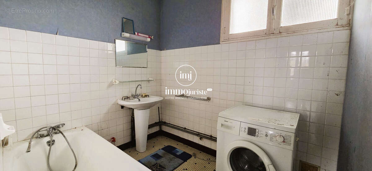 Maison à SAINT-PIERRE-DE-FRUGIE