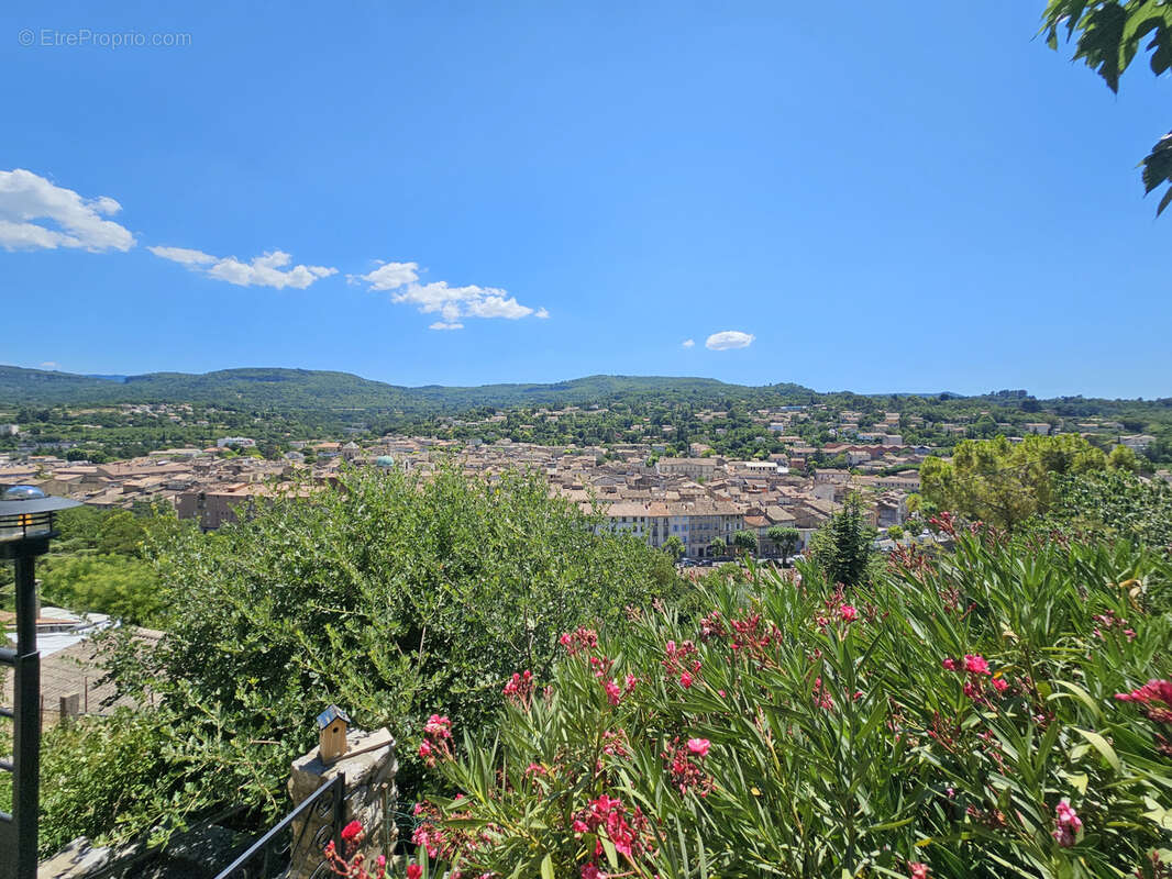Luberon, Apt belle maison de 130 m2 avec magnifique vue panoramique, bassin et jardin. - photo 2