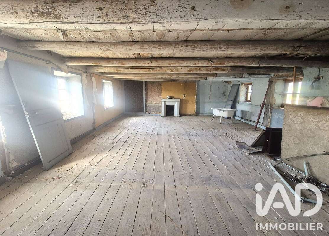 Maison 150 m² à Vernet-La-Varenne  - photo 7