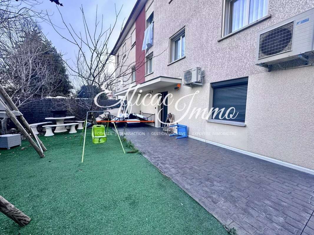 Bien à usage mixte de 154,51 m² avec garage, jardin et prestations haut de gamme - photo 17