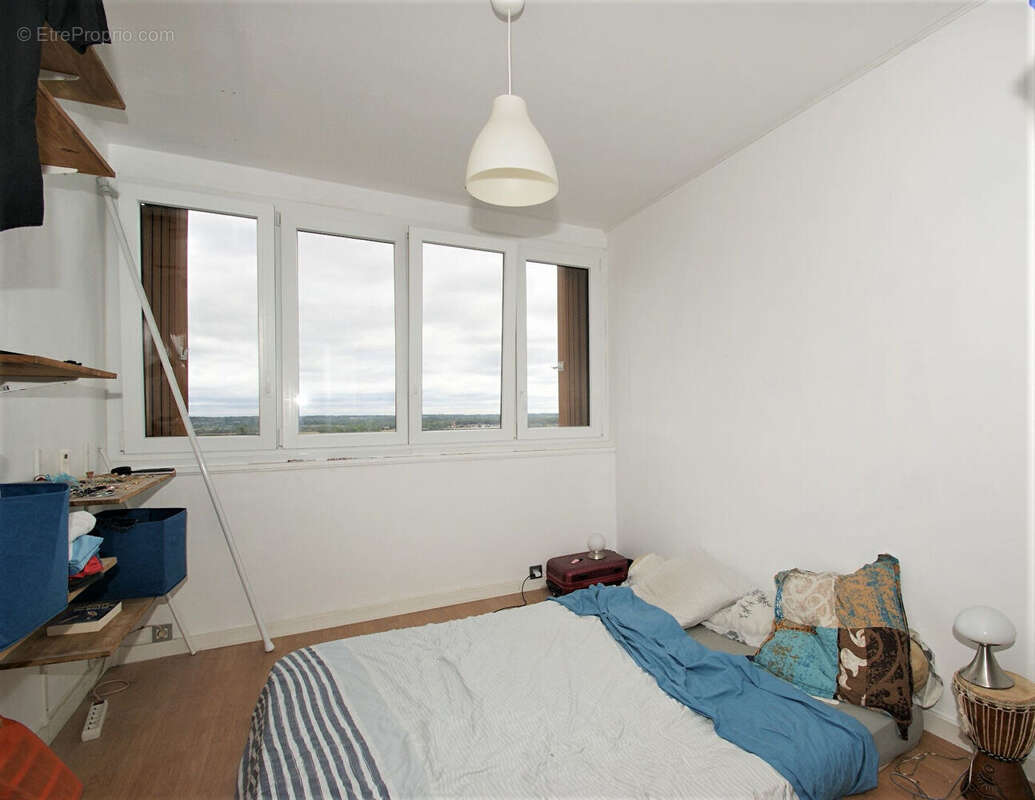 Appartement à FONTENAY-LE-FLEURY