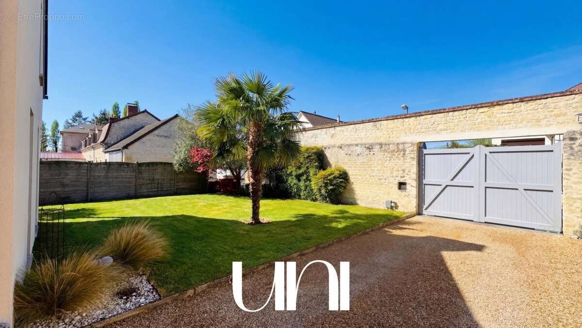 Maison à BRETTEVILLE-L'ORGUEILLEUSE