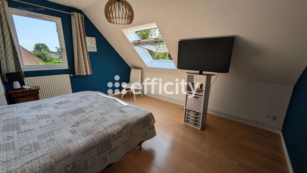 Maison à GONDECOURT