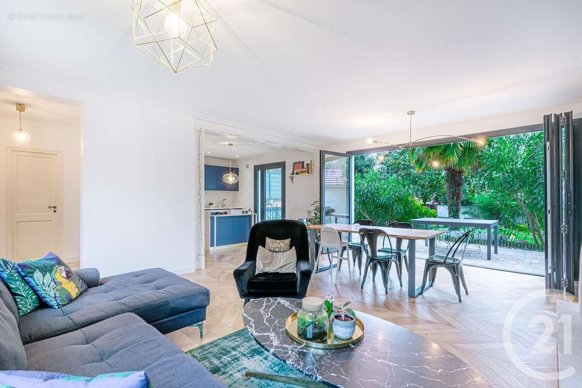 Maison à SAINT-MAUR-DES-FOSSES