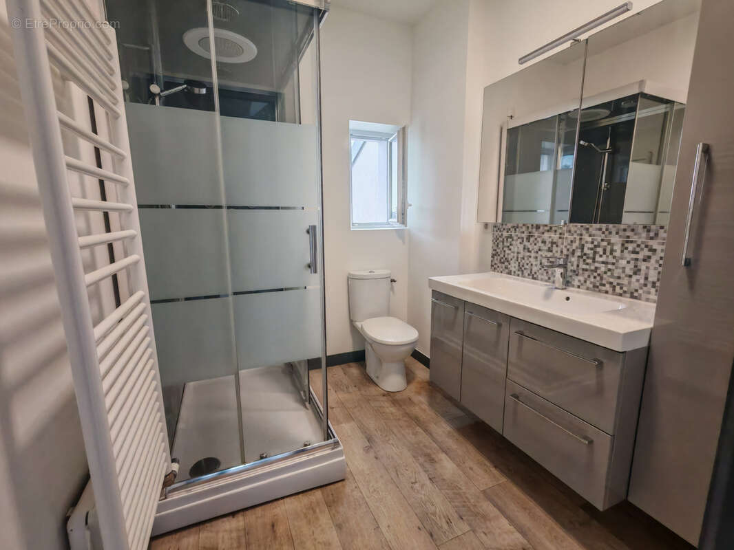 Maison à DONVILLE-LES-BAINS