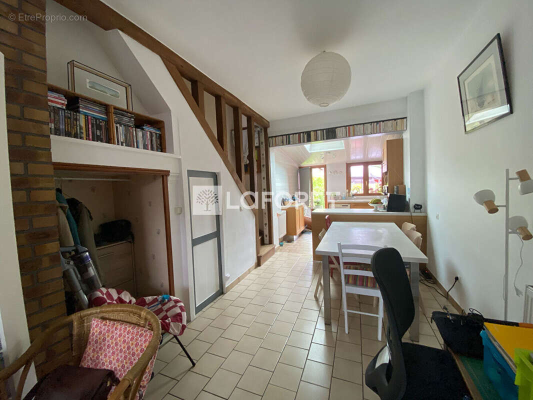 Maison de ville 3 chambres avec jardin ST LEGER DU BOURG DENIS - photo 2
