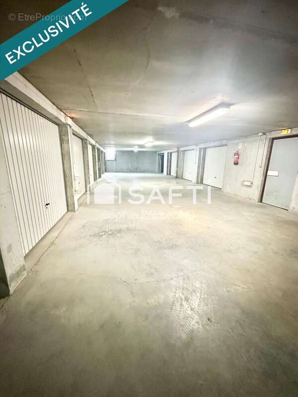 Photo 4 - Parking à LA SALLE-LES-ALPES