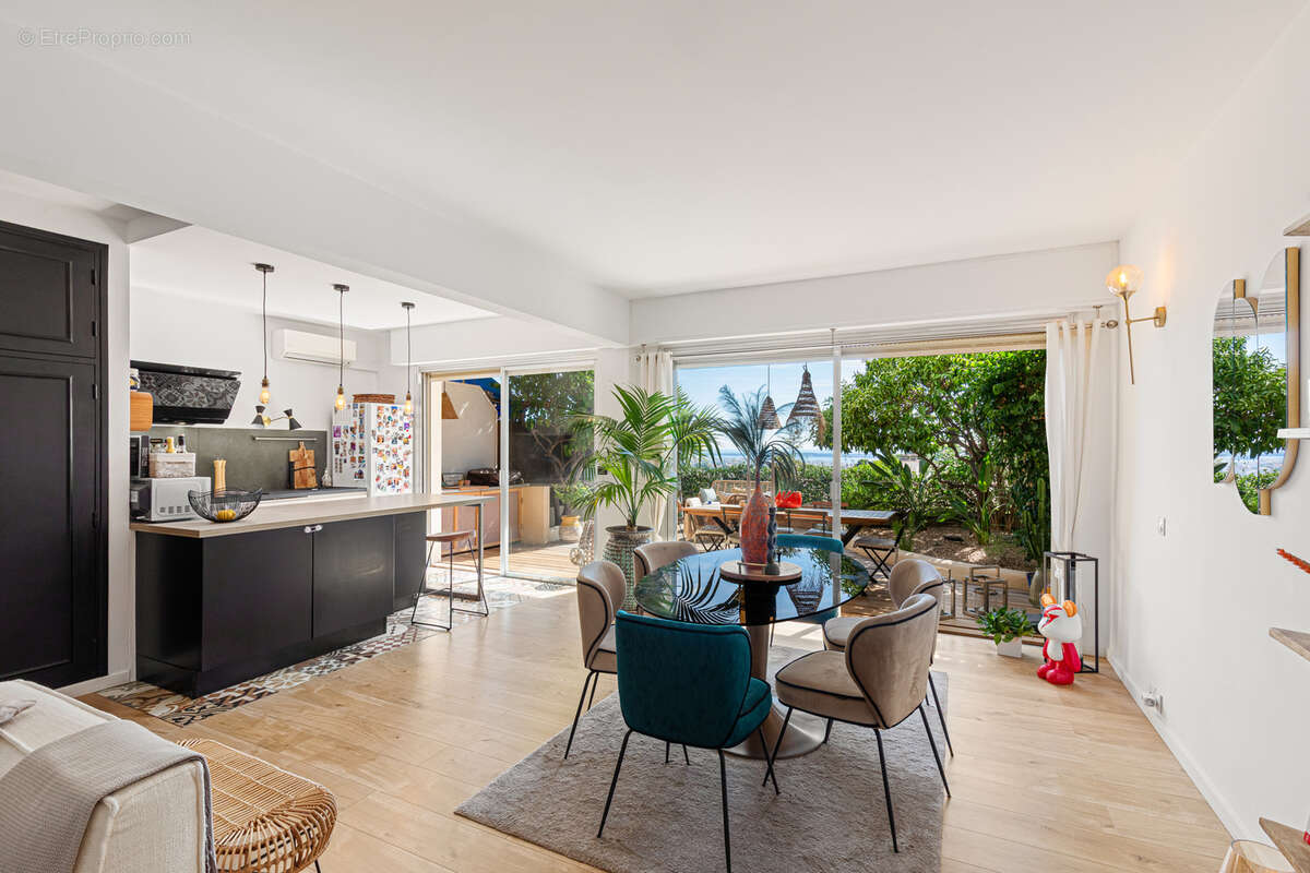 Appartement à LE CANNET