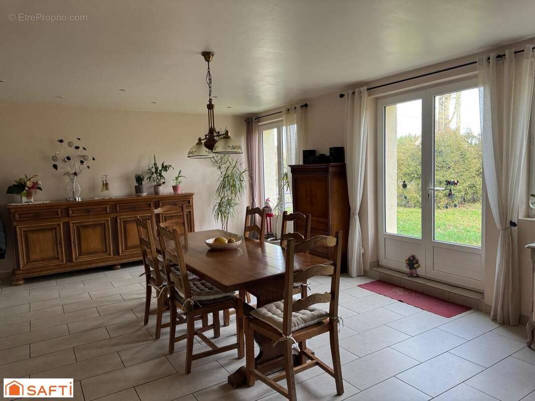 Photo 4 - Maison à MAIGNELAY-MONTIGNY