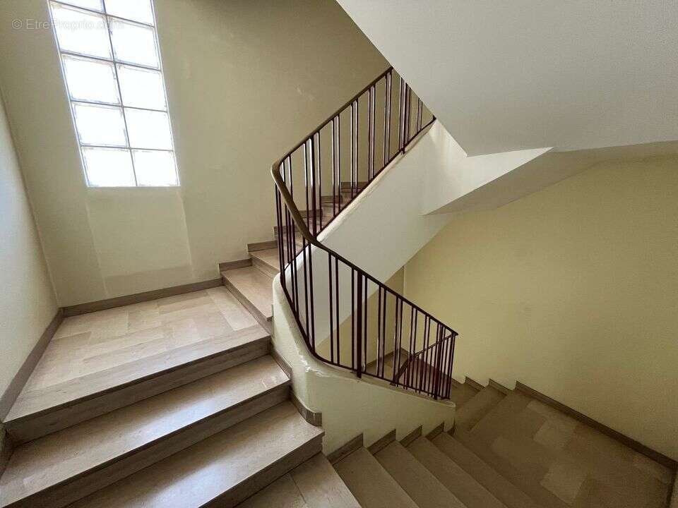 CAGE D'ESCALIER - Appartement à CAGNES-SUR-MER