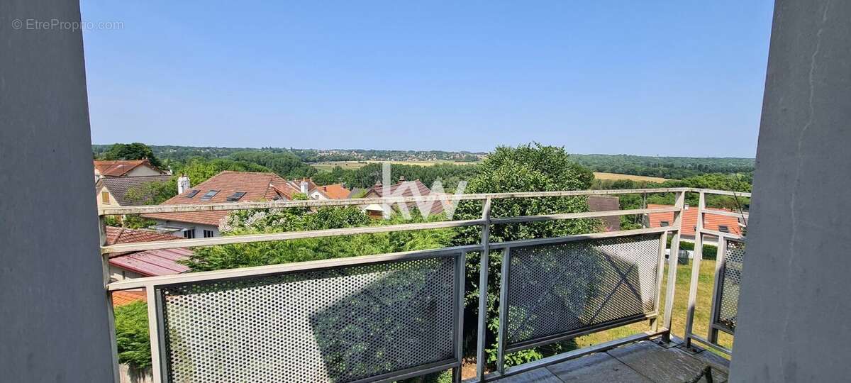 Appartement à COMBS-LA-VILLE